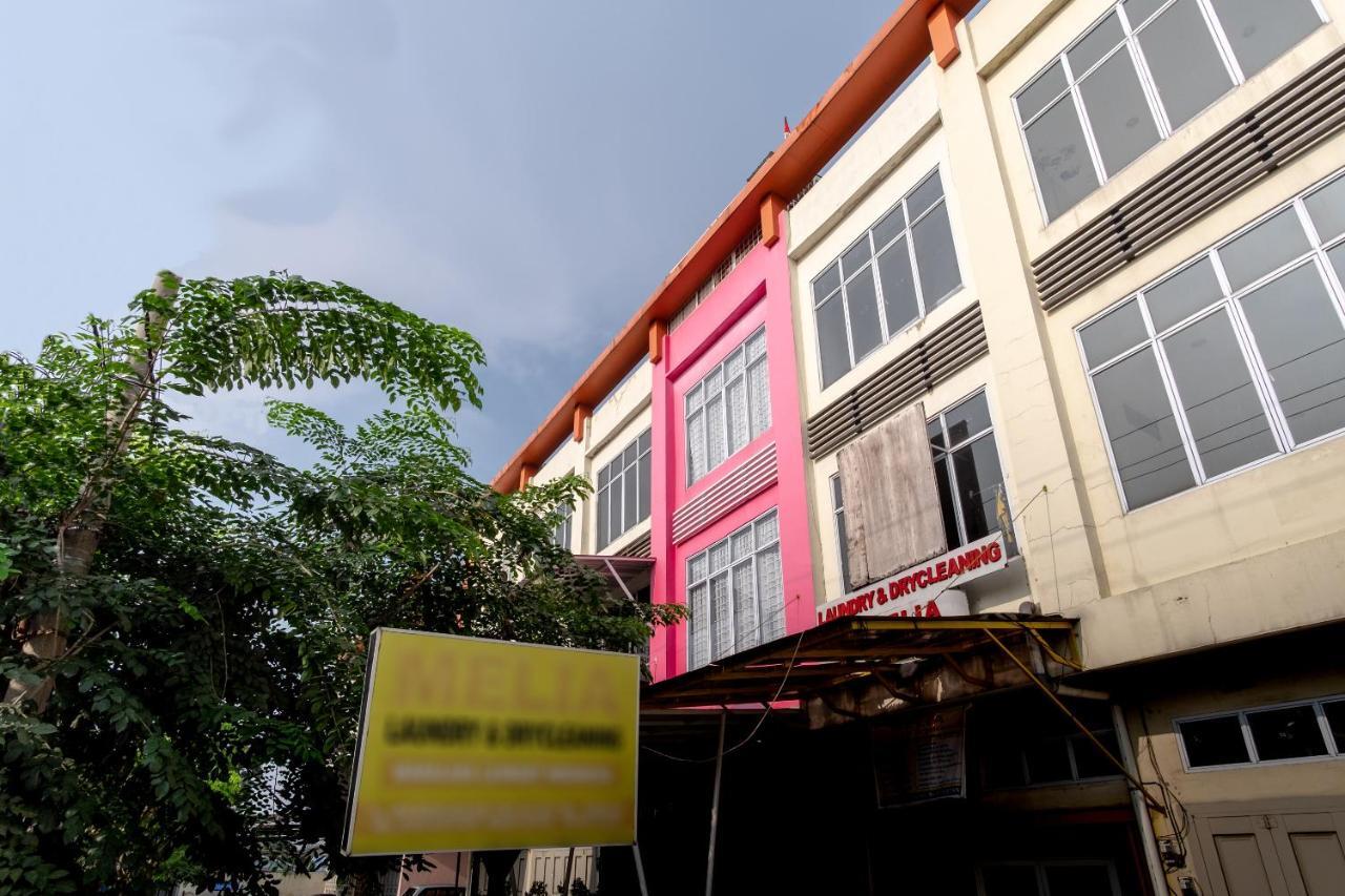 Oyo 1557 Bungas Guest House Medan Eksteriør bilde
