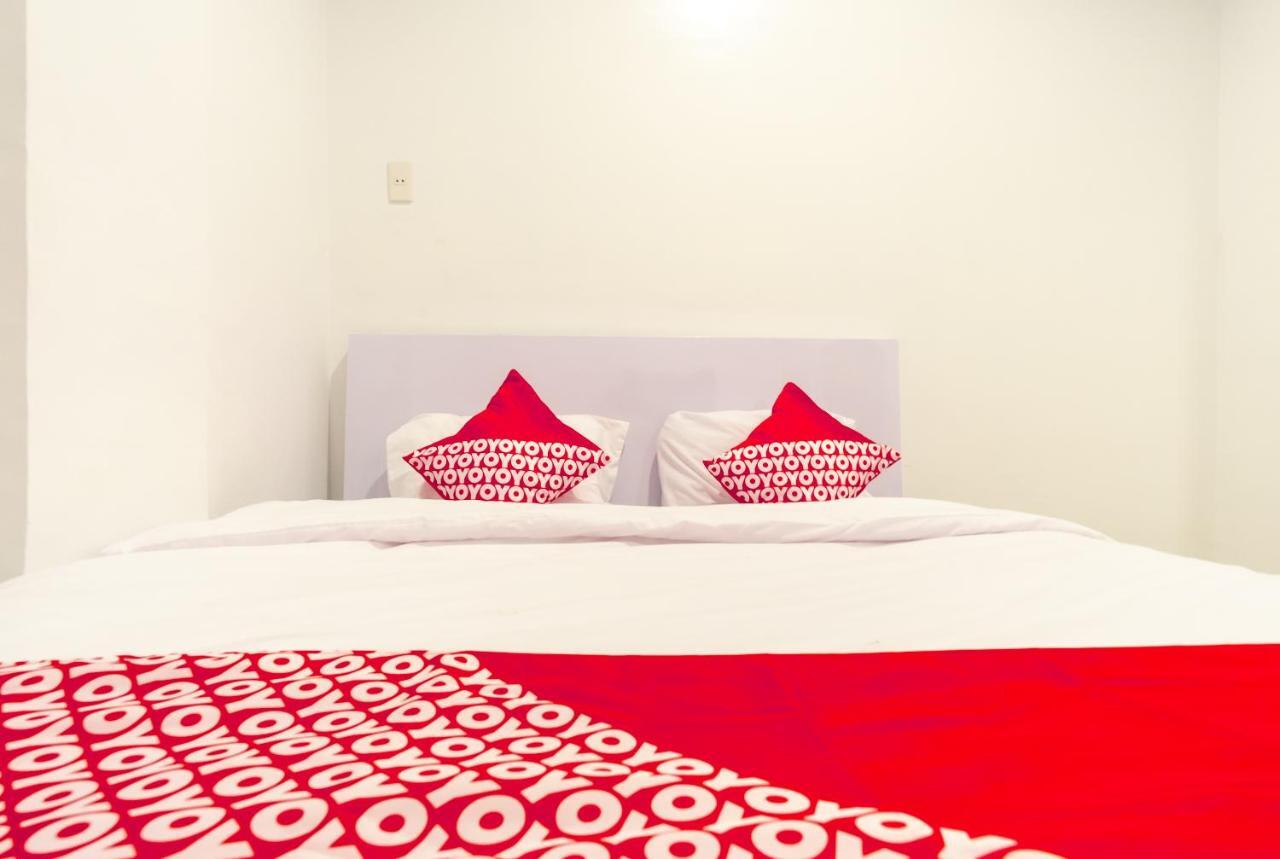 Oyo 1557 Bungas Guest House Medan Eksteriør bilde