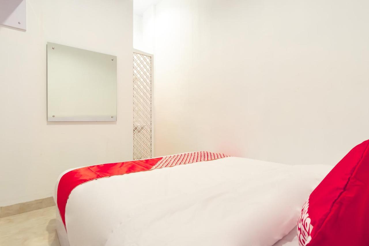 Oyo 1557 Bungas Guest House Medan Eksteriør bilde